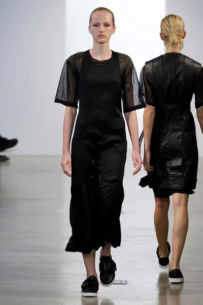 Look 14